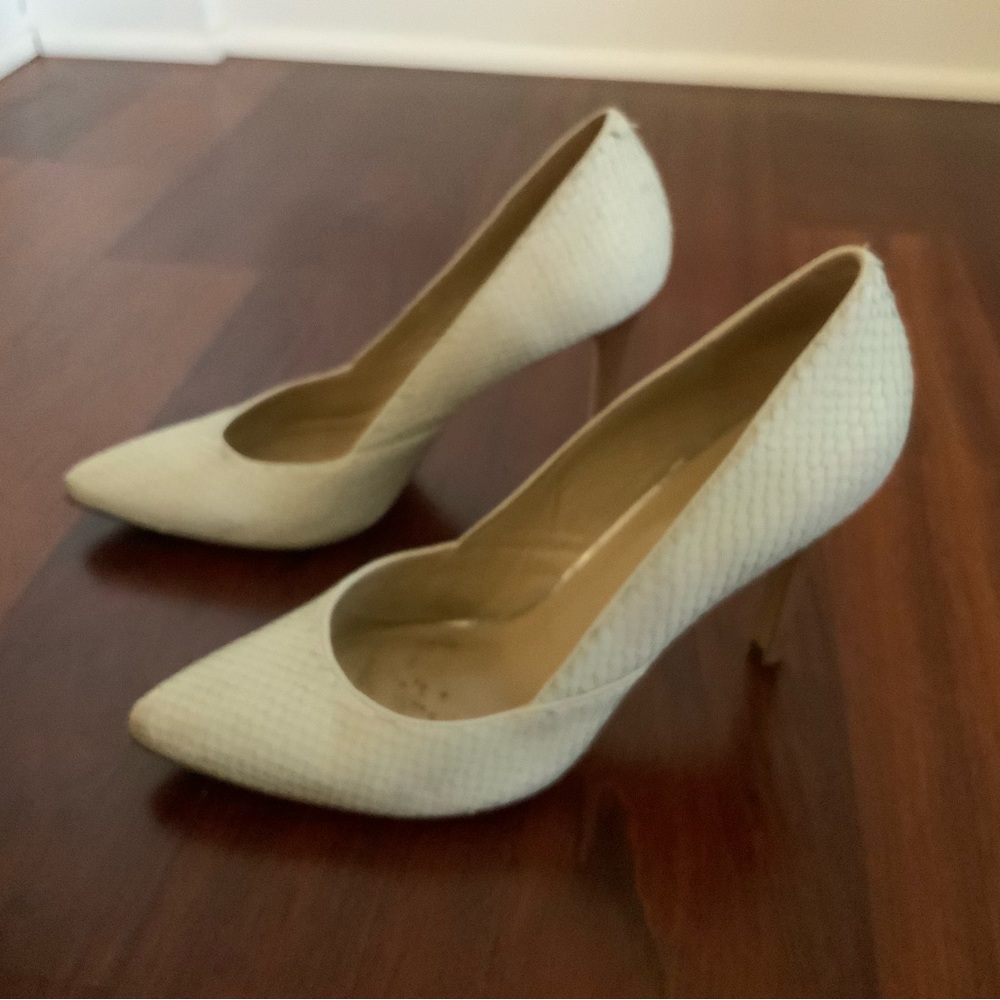 Johnson & Murphy ivory snakeskin pump, 7, 3 1/2” heel